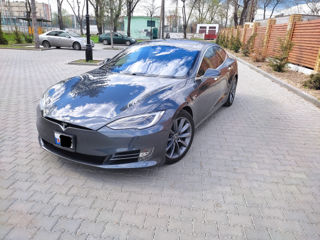 Tesla Model S foto 1