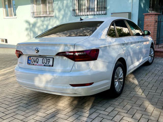 Volkswagen Jetta foto 4