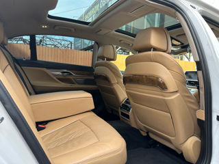 BMW 7 Series foto 8