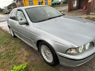 BMW 5 Series foto 3