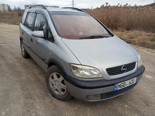 Opel Zafira foto 2