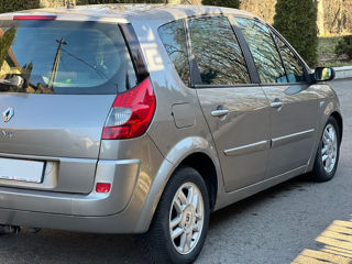 Renault Scenic foto 2