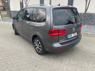 Volkswagen Touran foto 9