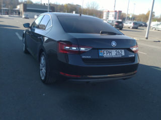 Skoda Superb foto 2