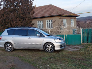 Toyota Avensis Verso foto 5