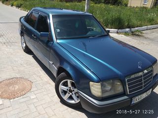 Mercedes Series (W124) foto 7