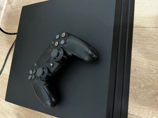 Vând PlayStation 4 pro foto 2