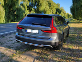 Volvo V90 Cross Country foto 2