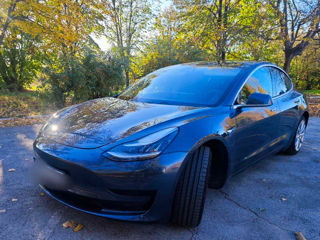 Tesla Model 3 foto 3