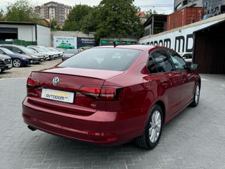 Volkswagen Jetta foto 3