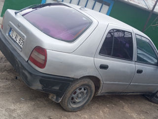 Nissan Sunny foto 3