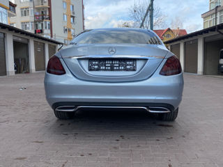 Mercedes C-Class foto 2