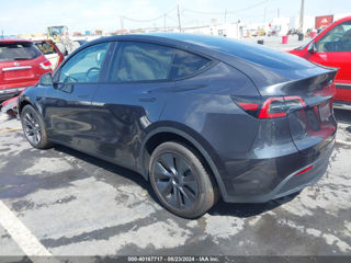 Tesla Model Y foto 6