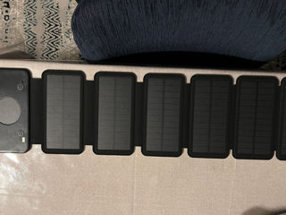 Солнечная батарея-складная из 6 отсеков=USB=port=имеет беспроводную магнитную зарядку для Power=Bank