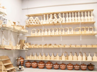 Magazinul "Laser DECOR" este specializat in crearea cadourilor unice din lemn, lut si placaj (faner) foto 7