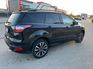 Ford Kuga foto 2