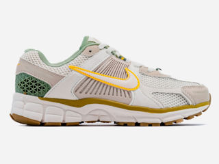 Nike Wmns Air Zoom Vomero 5 Pale Ivory Oil Green Women's