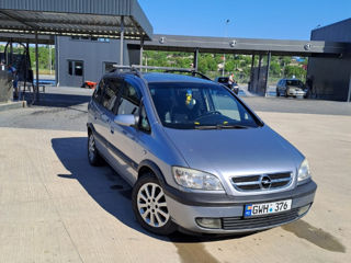 Opel Zafira foto 1