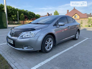 Toyota Avensis foto 1