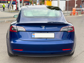 Tesla Model 3 foto 5