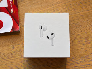 Apple AirPods 3 Gen