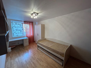 Apartament cu 2 camere, 70 m², Buiucani, Chișinău foto 11