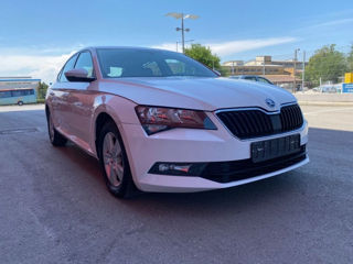 Skoda Superb foto 3