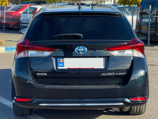 Toyota Auris фото 7