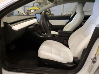 Tesla Model 3 foto 7