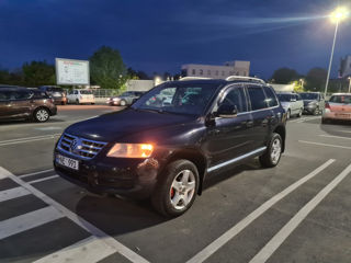 Volkswagen Touareg foto 1