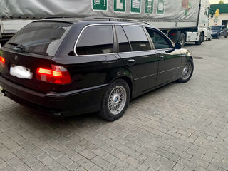 BMW 5 Series foto 5