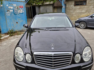 Mercedes E-Class foto 1