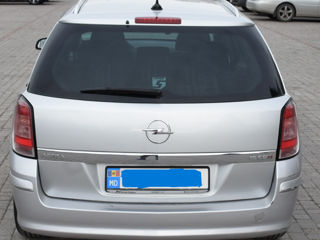 Opel Astra foto 2