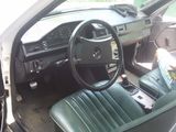 Mercedes Series (W124) foto 4