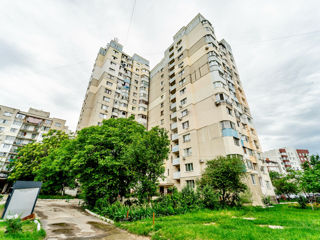 Apartament cu 2 camere, 63 m², Botanica, Chișinău foto 17