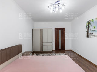 Apartament cu 2 camere, 100 m², Centru, Chișinău foto 5