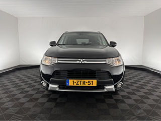 Mitsubishi Outlander foto 2