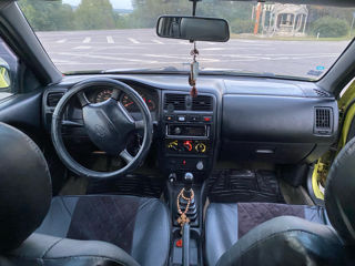 Nissan Almera foto 4