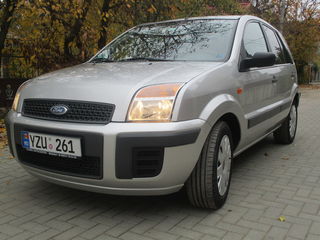 Ford Fusion foto 1