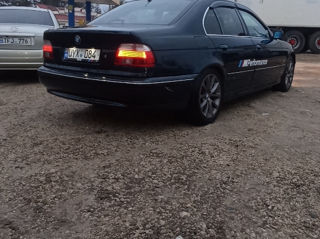 BMW 5 Series foto 4