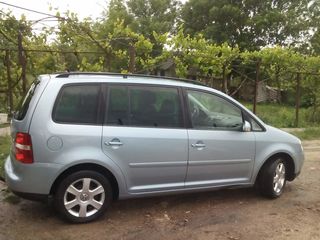 Volkswagen Touran foto 4