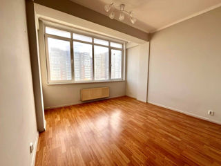 Apartament cu 2 camere, 68 m², Botanica, Chișinău foto 3