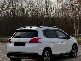 Peugeot 2008 foto 4