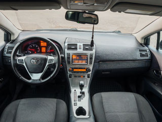 Toyota Avensis foto 12