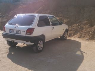 Ford Fiesta foto 4