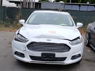 Ford Fusion foto 2