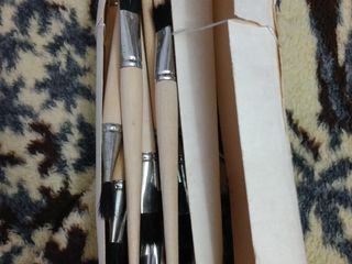 Продам кисти художественные, готовальня, карандаши,чернильные ручки,ежедневники,подставку для ручек foto 4