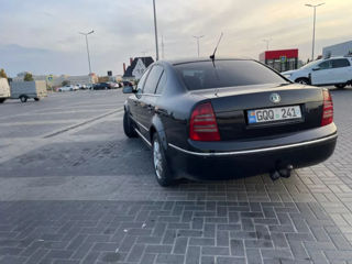 Skoda Superb foto 2