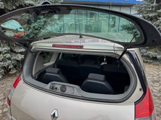 Renault Grand Scenic foto 6