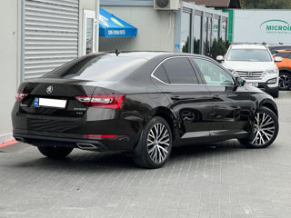 Skoda Superb foto 3